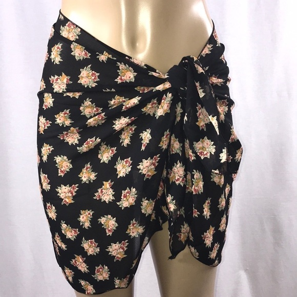 Zuliana Floral Cover Up/Sarong Tie Skirt. Made in USA. New With Tags - Picture 1 of 3